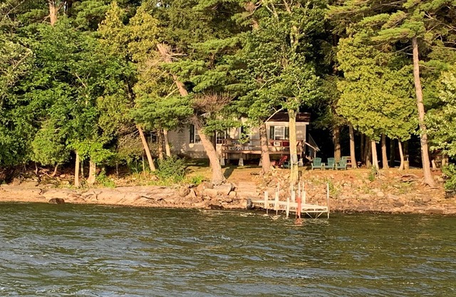 3 Bedroom Home with Private Dock on the shores of Black Lake