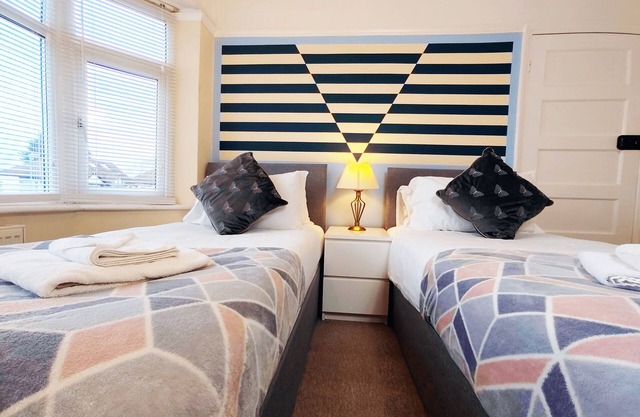 ⭐3 Bedroom House, FREE parking, Garden, near A14, 10mins drive from Centre ❤️