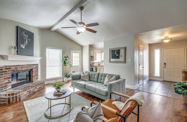 3-bedroom house in DFW I Epic Central I Cowboys ATT Stadium