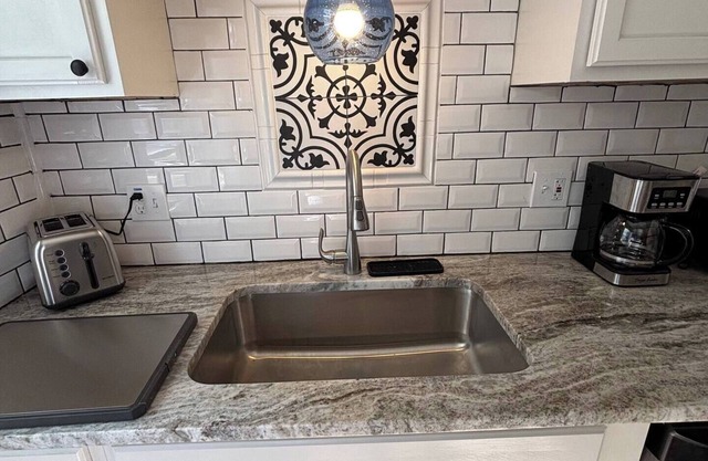 3-bedroom house in serene Maple Heights with AC