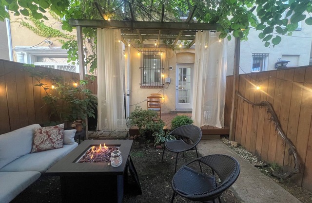 3-bedroom house in Downtown Washington DC - Walk or Metro to All DC Attractions!