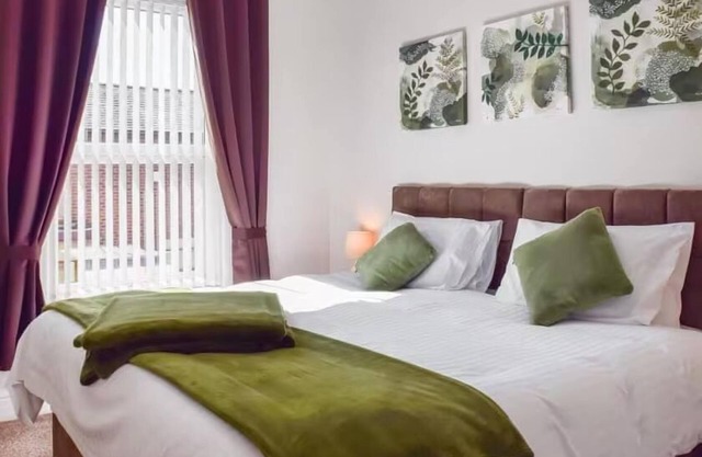 3 Bedroom House in Preston with Free Parking by Eason Stays - Contractors