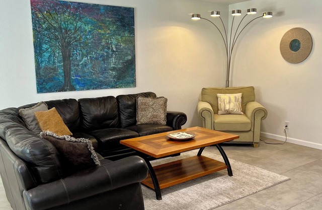 3-bedroom house in charming Albuquerque with AC