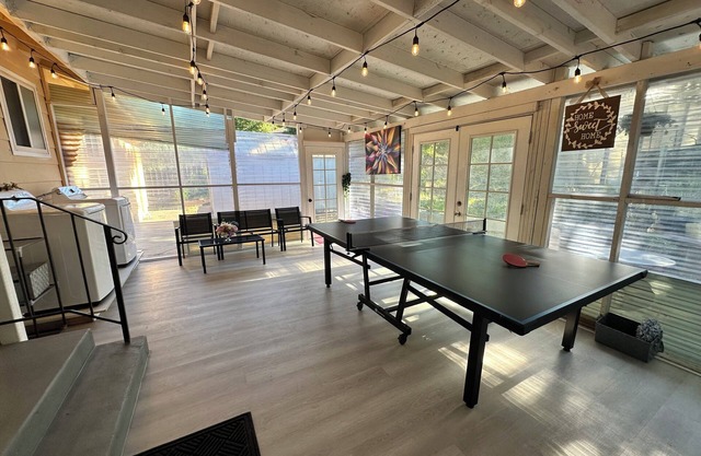 3-bedroom house in welcoming California with WiFi, fitness room