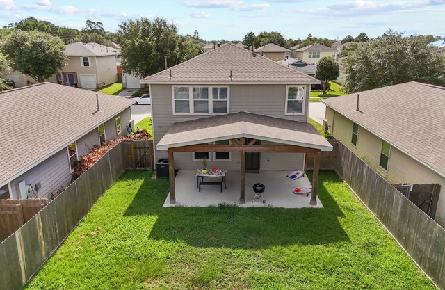 3-bedroom house sleeps 10-12 with WiFi, AC. Enjoy your stay