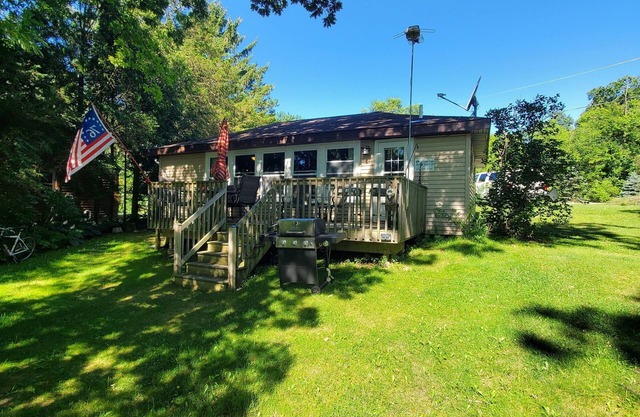 3-bedroom lake cottage in the Kettle Moraine State Forest