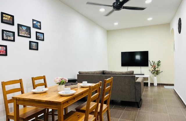 3 bedroom landed beside Jonker Taman Kota Laksamana 150A by Myplace
