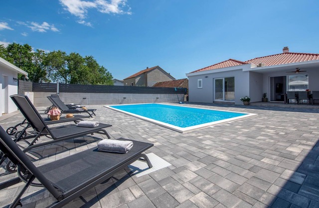 3 bedroom lovely home in Gornje Rastane