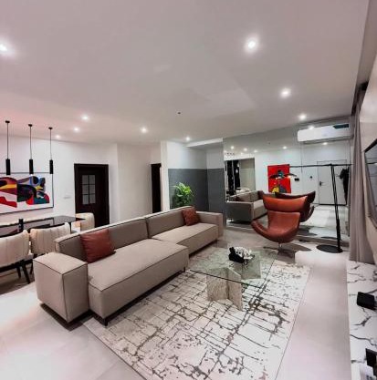 3 bedroom luxury lakeside apartment
