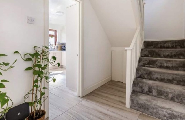 3 Bedroom Modern House Wapping