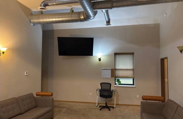 3 Bedroom Modern Luxe Condo Stevens Point with WiFi, AC