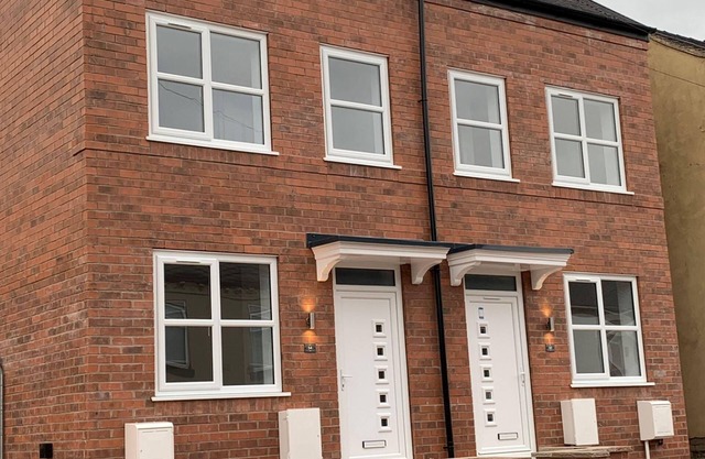3 Bedroom New House with WiFi