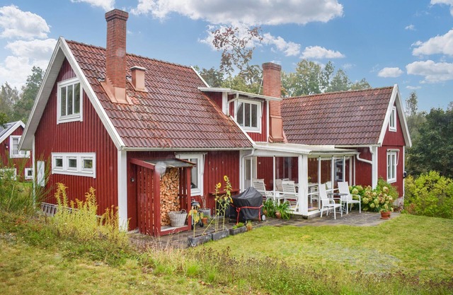 3 bedroom nice home in Tving