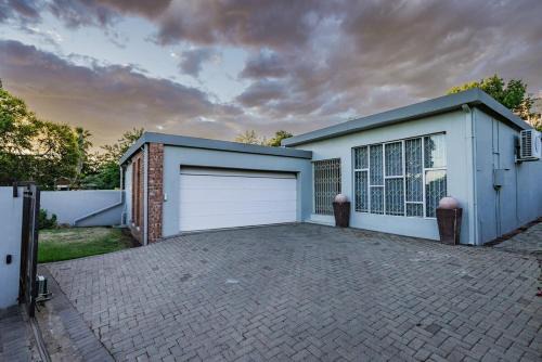 3 Bedroom private luxury complete house