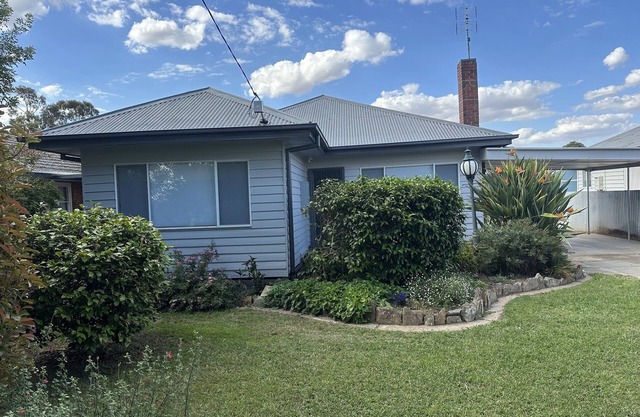 3 Bedroom Renovated home near the Murray River