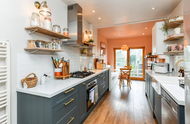 3 Bedroom Semi-Detached House Ideal for Corporate Stays in Nottingham