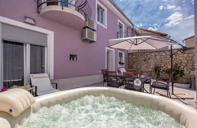 3 bedroom stunning home in Grizane