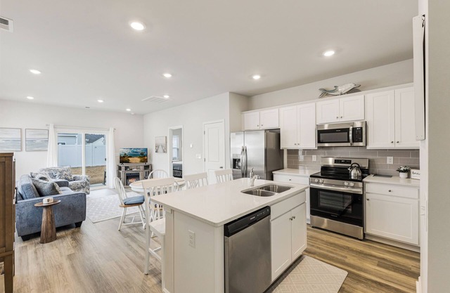 3-bedroom townhome close to golf courses & beaches - Pets welcome, self-check-in