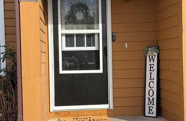 3-bedroom townhome in tranquil Ticonderoga with AC, WiFi close to Lake George!