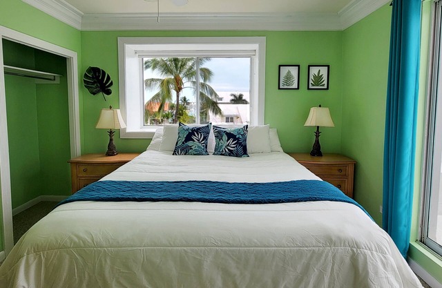3 Bedroom* Townhouse on Paradise Island - Walk to Atlantis & Beach