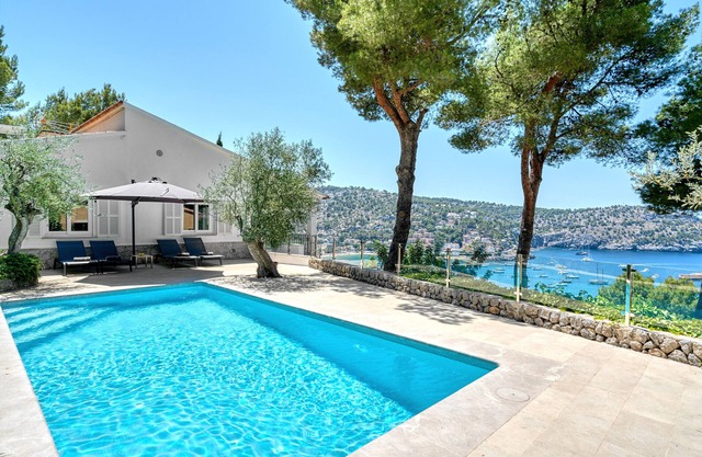 3 bedroom Villa with private pool overlooking the harbor & Sea of Puerto Soller