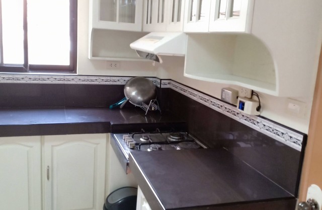 3 bedroom whole house can accomodate up to 10 Pax, inside a private gated cmpnd