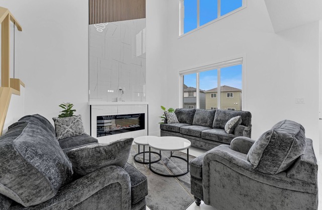 3 Bedrooms and 2 full washrooms Luxury Home close to all Amenity