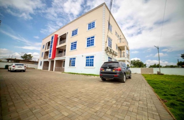 3 bedrooms | Entire Flat | Amasaman, Accra