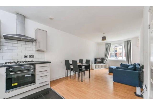 3 Bedrooms Flat Crystal Palace