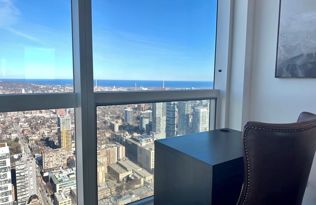 3 Beds Suite 64th floor