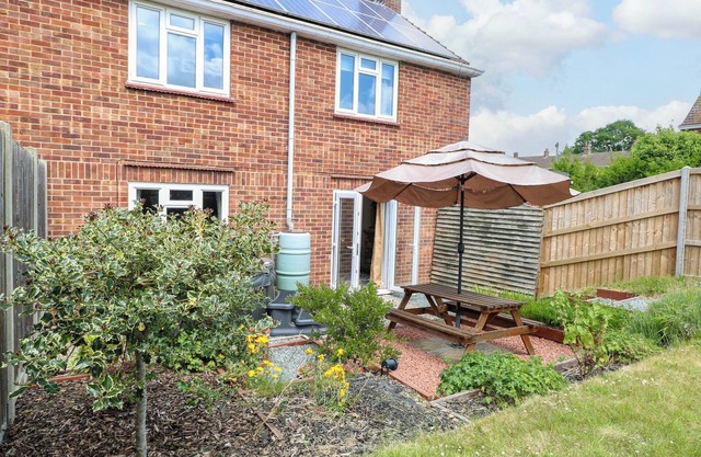 3 BIRKBECK WAY, pet friendly, with a garden in Norwich