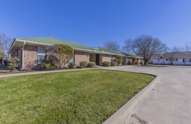 3 Br 3 Ba Urban Getaway Great Weekly & Monthly Rates
