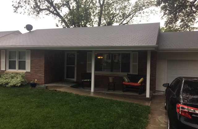 3 BR, Renovated house in quiet area. SELF check in! NE Lincoln, Close 2 it all