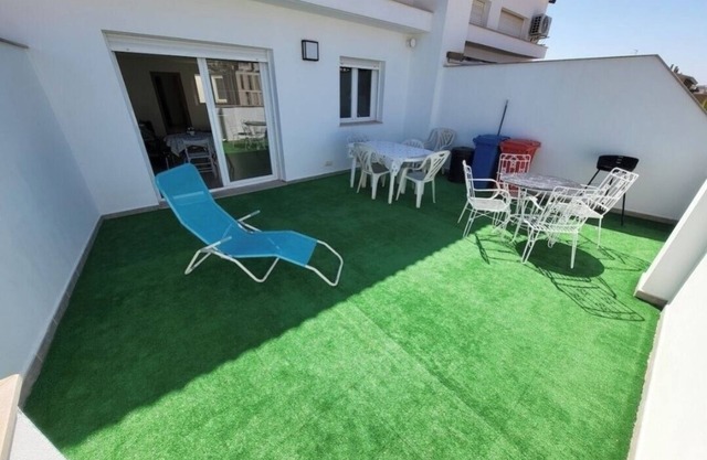 3 - Bright duplex penthouse with lawn terrace