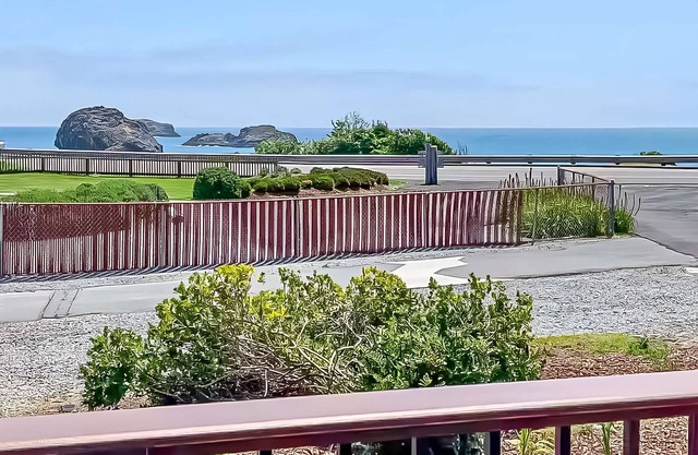 3 Coastal View Houses in 1:"Seaview" + "Seasong" + "Selah"