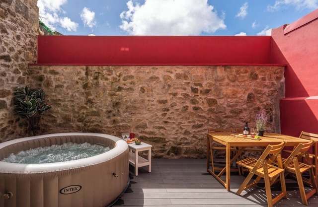 3 Comfy Flats | Jacuzzi and Terrace