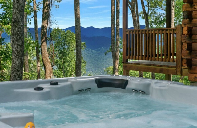 3 Dog Night Cabin Hot tub|Firepit|Big Views