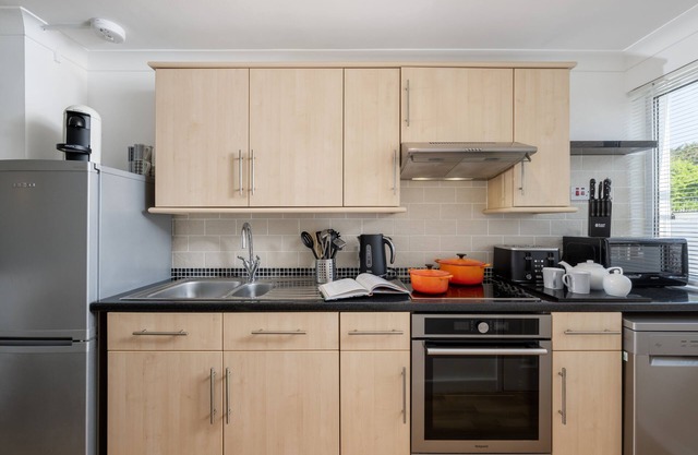 3 Europa Court is a delightful ground-floor apartment in Mawgan Porth
