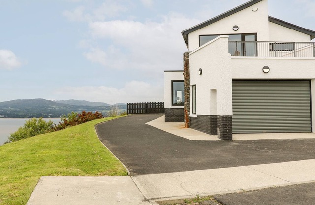 3 HARBOUR VIEW, family friendly in Buncrana, County Donegal