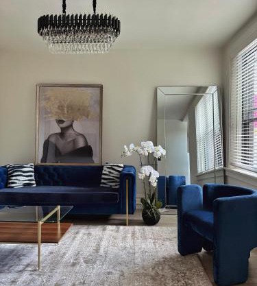 3 KING Beds Free parking Stay close and stay cozy