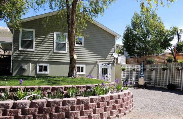 3 Lazy H Yellowstone Lodging - Just Blocks from Yellowstones North Entrance