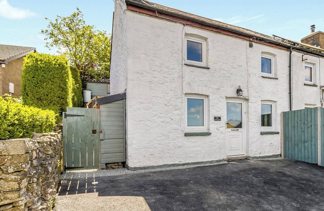 3 Legged Duck Cottage