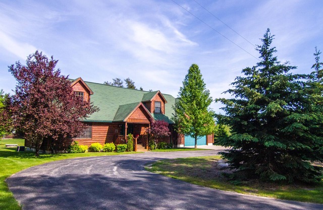 3 level Executive Home in the Village of Crystal Mountain Resort