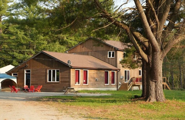 #3 Lodge Room (2 Double Beds)