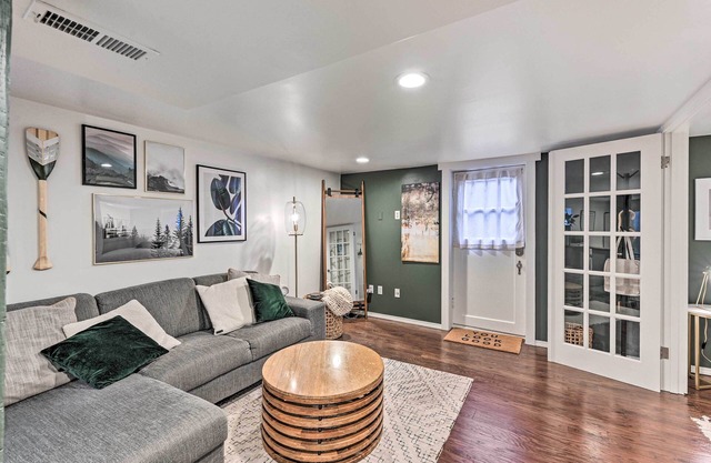 3 Mi to Dtwn Seattle: Queen Anne Apartment!
