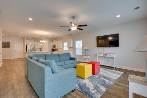 3 Mi to Golf and Waterway Ocean Isle Beach Retreat!