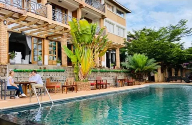 3 minutes from the Airport - 2 BR/1 Bathroom