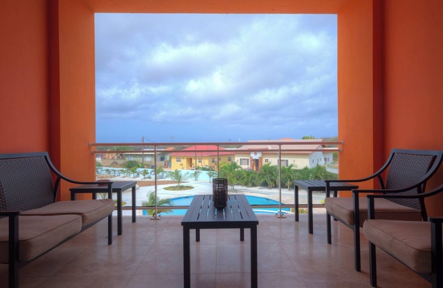 3 minutes drive away from Eagle Beach. 3 bed/2 bath apartment with balcony.