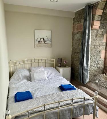 3 NIGHT STAYS BOOK NOW Unique Church, Fresh Sea Breezes, Sea Views