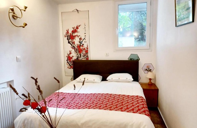 3 private rooms shared flat in a villa at Sceaux 600m RER B direct to Notre-Dame